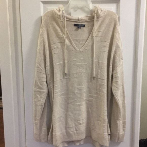 American Eagle Outfitters Sweaters - NWOT American Eagle hooded sweater size Small